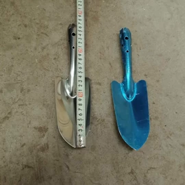 镰刀;其他农用工具;铲子