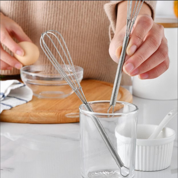 Stainless Steel Egg Beater Kitchen Supplies Manual Household Mini Egg Mixer Handheld Cream Beater
