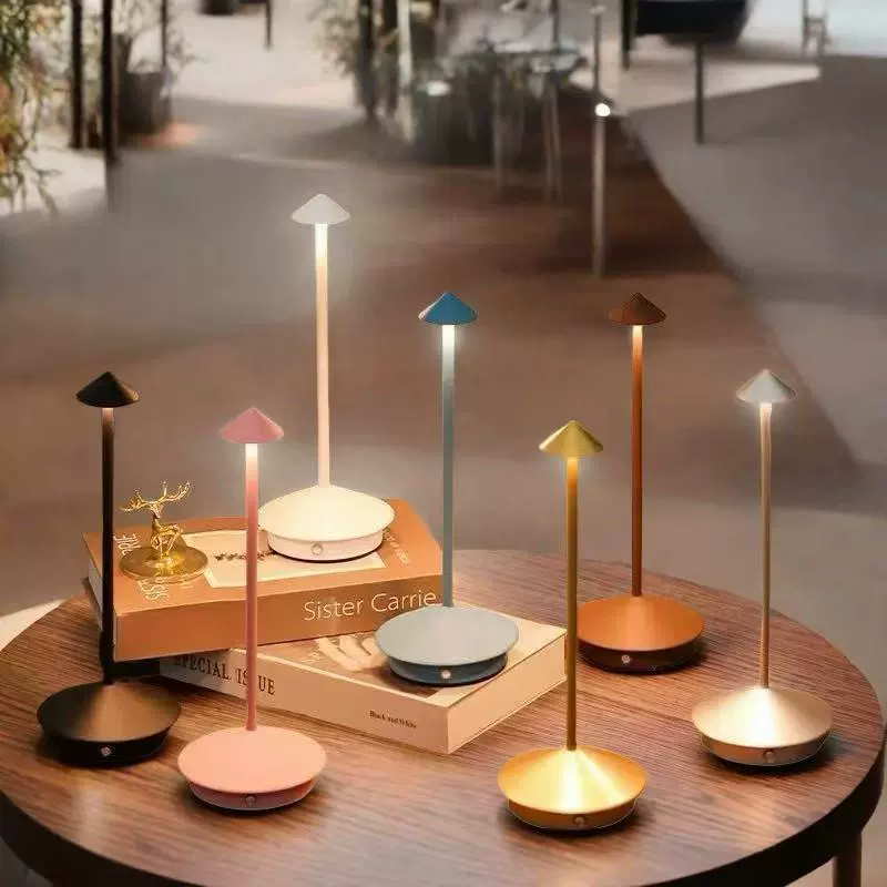 Трансграничный светодиодный металлический шпиль маленькая настольная лампа USB зарядка креативный ночной свет прикроватный столовая спальня бар атмосферный свет
