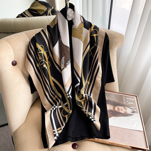 European and American autumn new retro carriage chain large square scarf for women autumn and winter warm scarf neck scarf fashionable shawl outer wear
