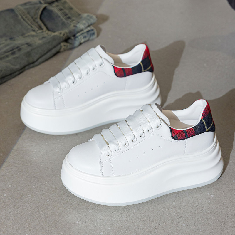 Korean-Style White Sneakers for Women with Platform Soles That Increase Height by 7cm, Lace-Up, Comfortable Casual Shoes, Versatile Campus Sneakers for Petite Individuals