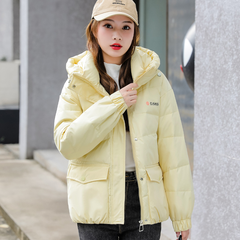 Corto y suelto invierno pequeño nuevo engrosado ocio calentamiento chaqueta de algodón de moda de niñas pan