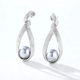 戒指;项链;耳环