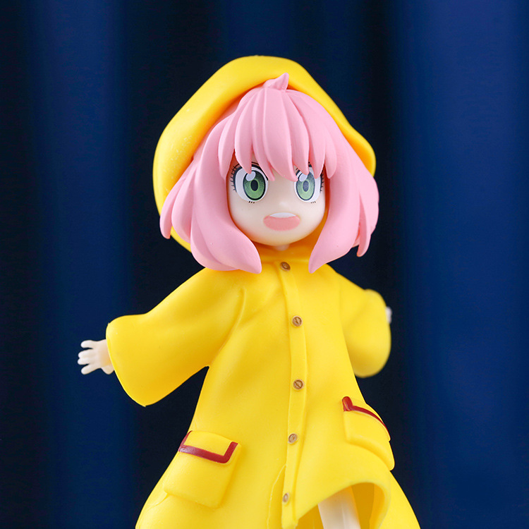 Spy Family GK Kick Water Anya Figurine