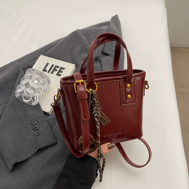 Ретро маленькая ручная сумка через плечо, демисезонная модная Tote, стиль высокого уровня