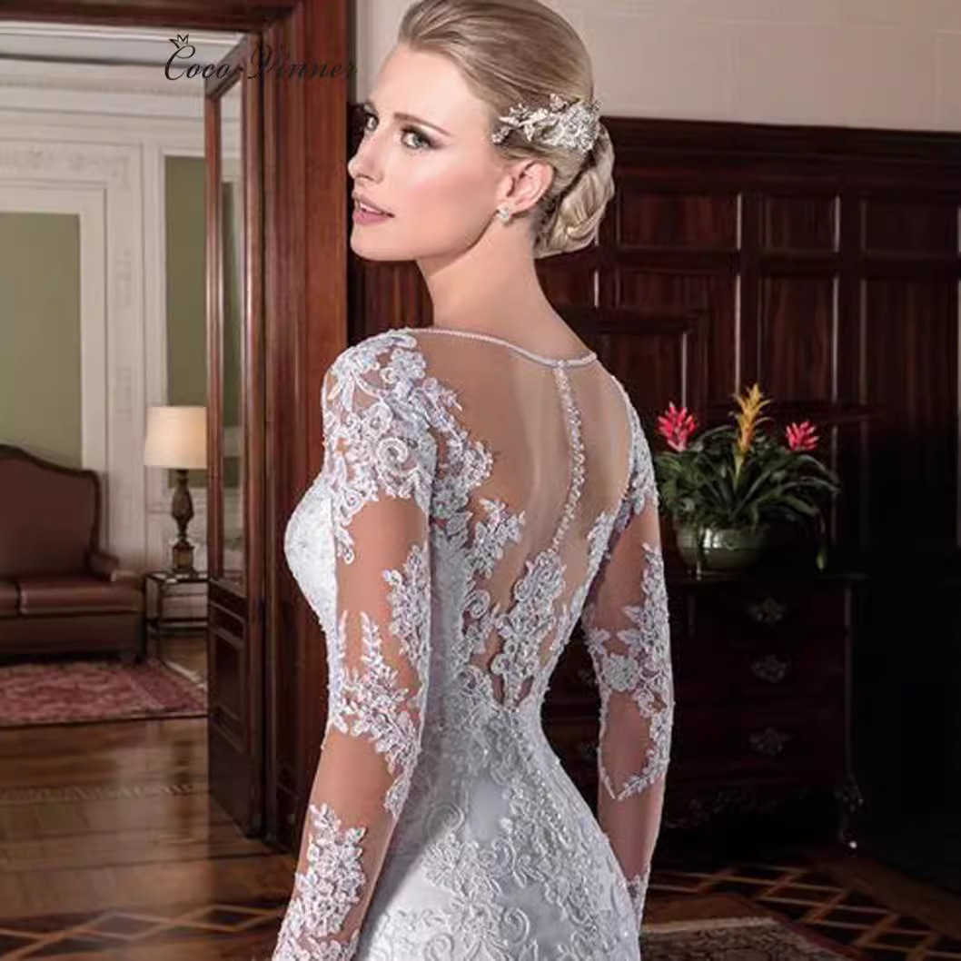 Foreign Trade Hot 2024 New Round Neck Long Sleeve Large Backless Elegant Slim Lace Small Tail Fishtail Wedding Dress Travel Photography