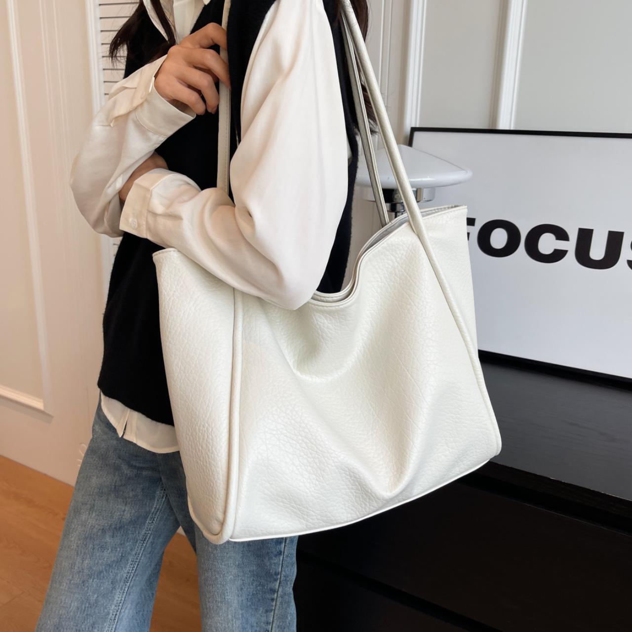 Premium texture versatile women's bag 2023 new fashionable large-capacity commuter bag tote bag_voghion.com