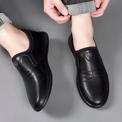 2024 Spring and Autumn New Casual Men's Loafers Slip-on Business Casual Men's Leather Shoes Flat Single Leather Shoes