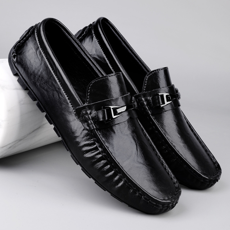 Zapatos de hombre de cuero real 2025 nuevos zapatos de negocios británicos transpirables con suela suave zapatos casuales perezosos con un pie zapatos para hombre