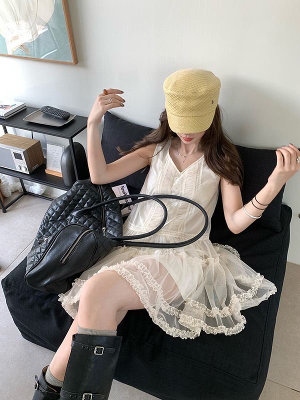 im向 叠穿王~蕾丝花边甜美网纱短款连衣裙木耳边V领设计感背心裙|undefined