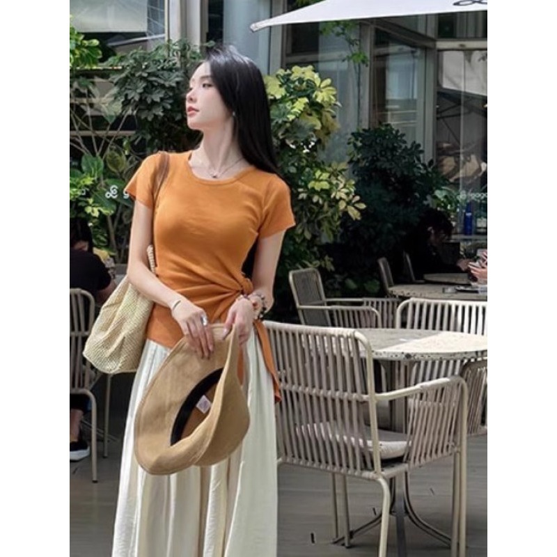 Áo thun nữ tay ngắn dệt kim ôm dáng phối dây buộc — Màu đen