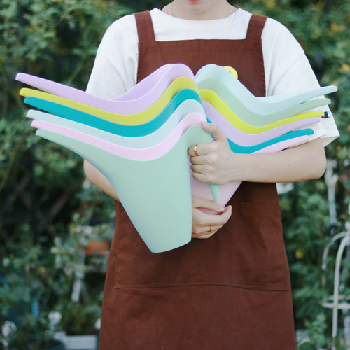 Cross-border gardening tools 1L/1.8L watering kettle, long spout watering kettle, children's candy-colored plastic watering kettle wholesale
