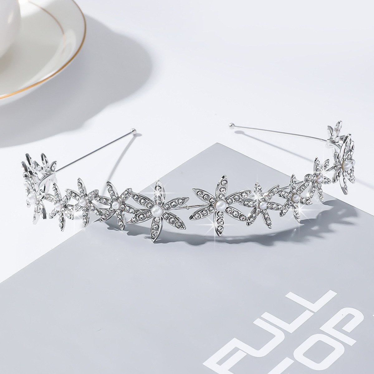 2024 nuevo copo de nieve delgado cinturón de cabeza estrella hexagonal diamante perla cinturón de pelo temperamento de verano hadas tarjeta de pelo roja en línea