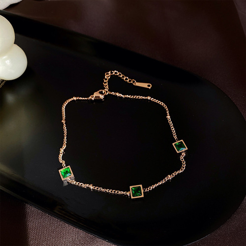 Square emerald gemstone anklet for women, light luxury and high-end bracelet, simple and versatile ankle chain, elegant niche design
