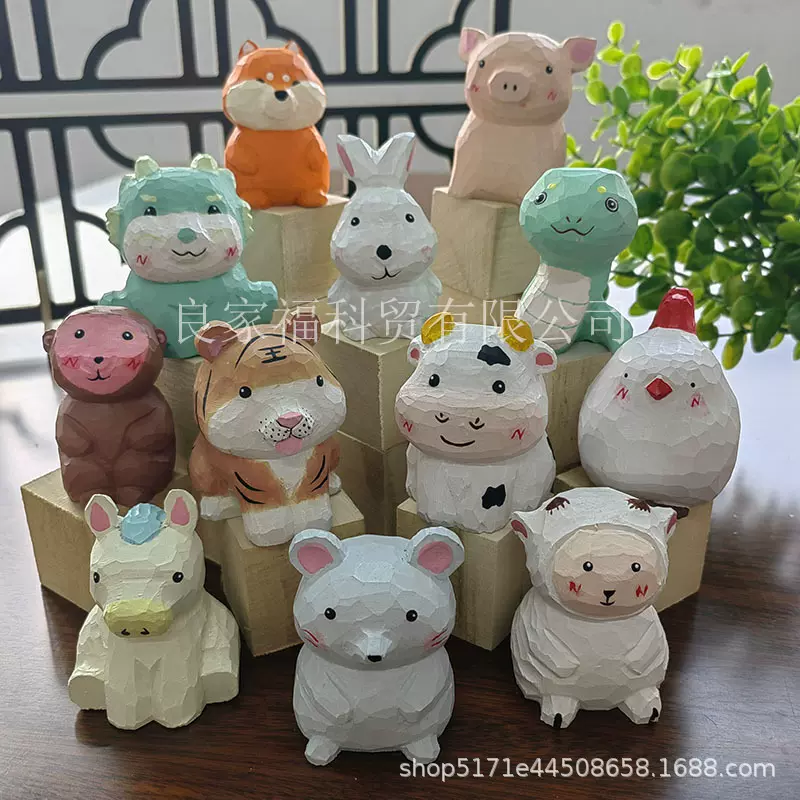 木雕摆件12生肖手工实木雕刻批发纪念工艺品桌面书架礼物根雕