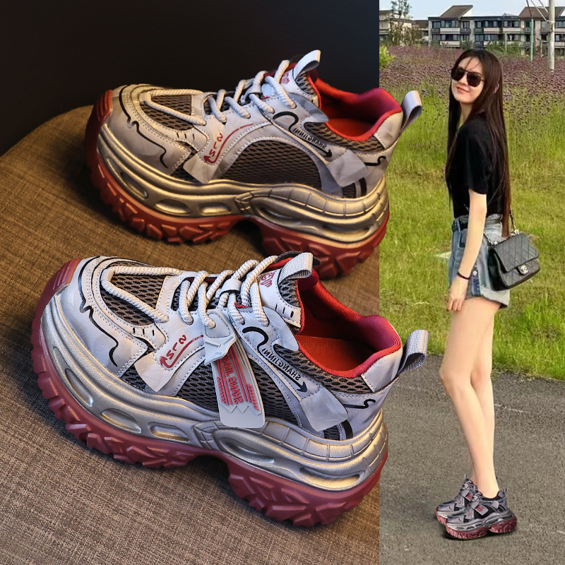 Giày sneaker nữ chunky đế dày tăng chiều cao 9 cm phong cách thể thao — sâm panh