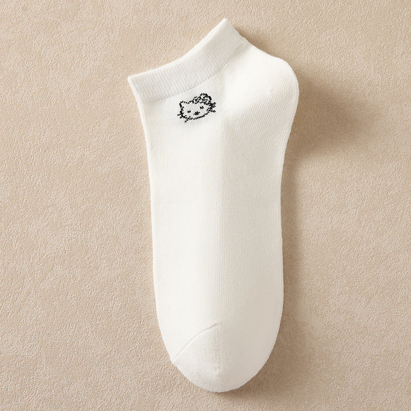 Nuevo diseño en blanco y negro dibujos animados encantadores estilo universitario de otoño calcetines de mujer de estilo general superficial calcetines de barco de manga baja