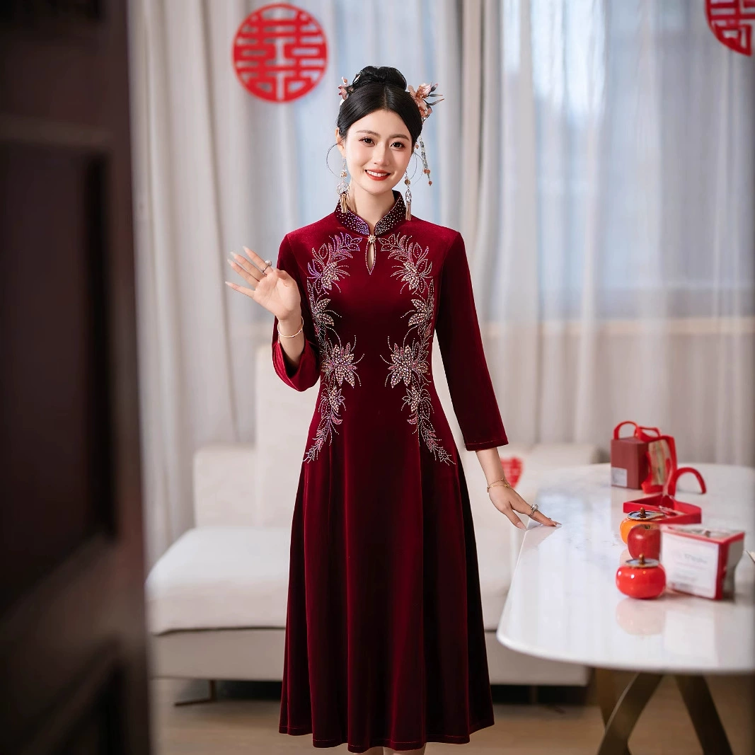 Свадебный праздник свекрови благородный 2024 новый осенний и зимний чонсам платье бордовый красный свадебный мама чонсам платье
