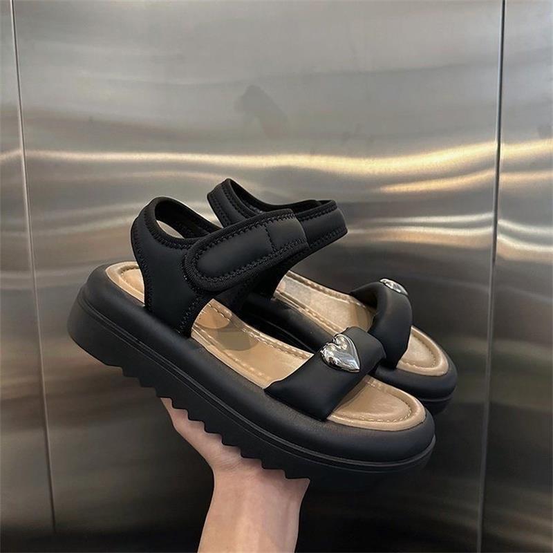 Una sensación de mierda gruesa con sandalias para mujeres con una base suave confortable velcro antideslizante para absorber el sudor, sandalias muffin coreanas