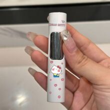 �ɐ�kitty��ͨ���Cins�A��С�ɷ��L���ֵ����ɫ����Y���ſ�