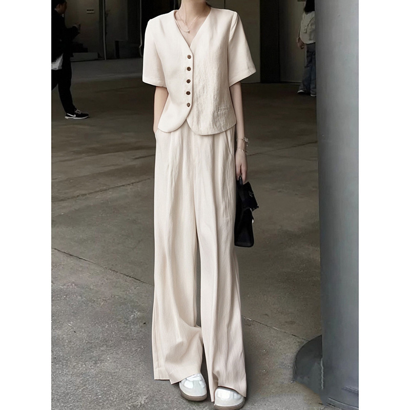 Italian-Style Light Luxury, Casual, Breathable, Fashionable Short-Sleeved Blazer and High-Waisted Wide-Leg Pants Two-Piece Set Italian-Style Light Luxury, Casual, Breathable, Fashionable Short-Sleeved Blazer and High-Waisted Wide-Leg Pants Two-Piece Set