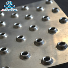 防滑板供应楼梯防滑凸起冲孔板不锈钢网金属板网起鼓孔冲孔网