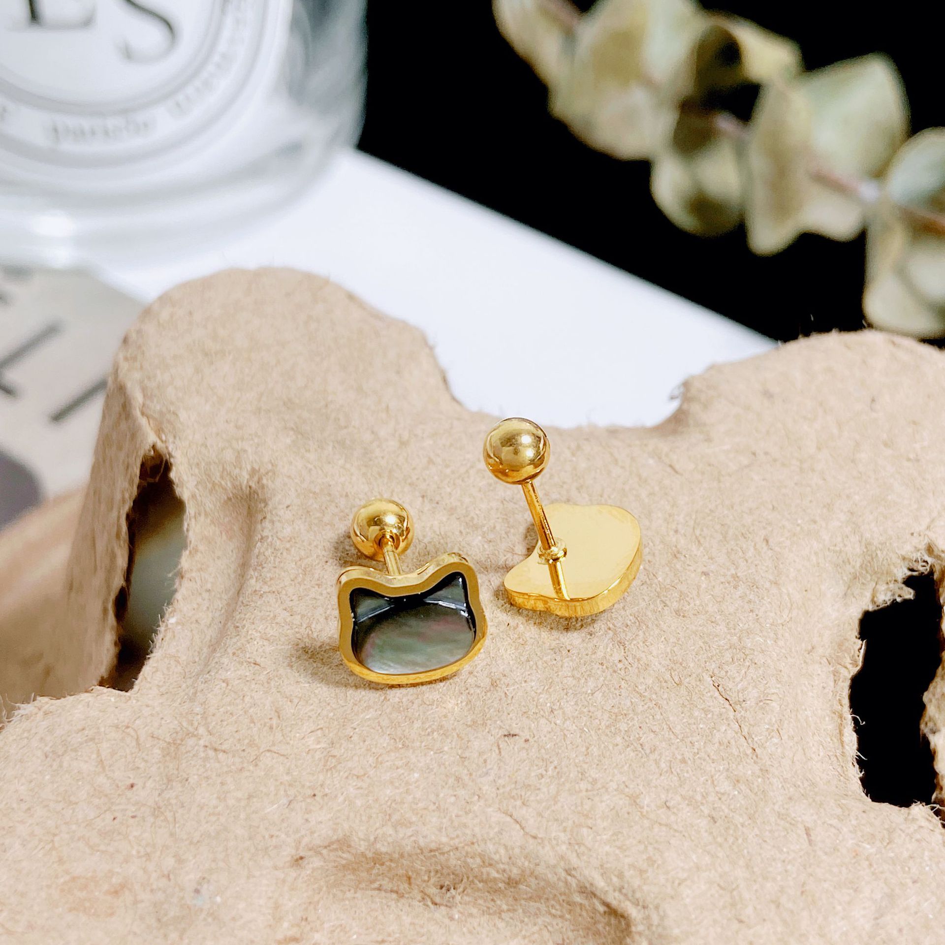 Titanium Steel Ear Needle Material 1 Pair Cute Cat Inlay Titanium Steel Shell Ear Studs