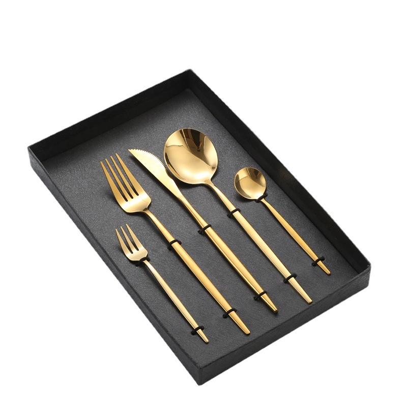 Portugal cuatro piezas principales caja de regalo comida occidental cuchillo, tenedor y cuchara traje Amazon vajilla de acero inoxidable 4/5 piezas traje