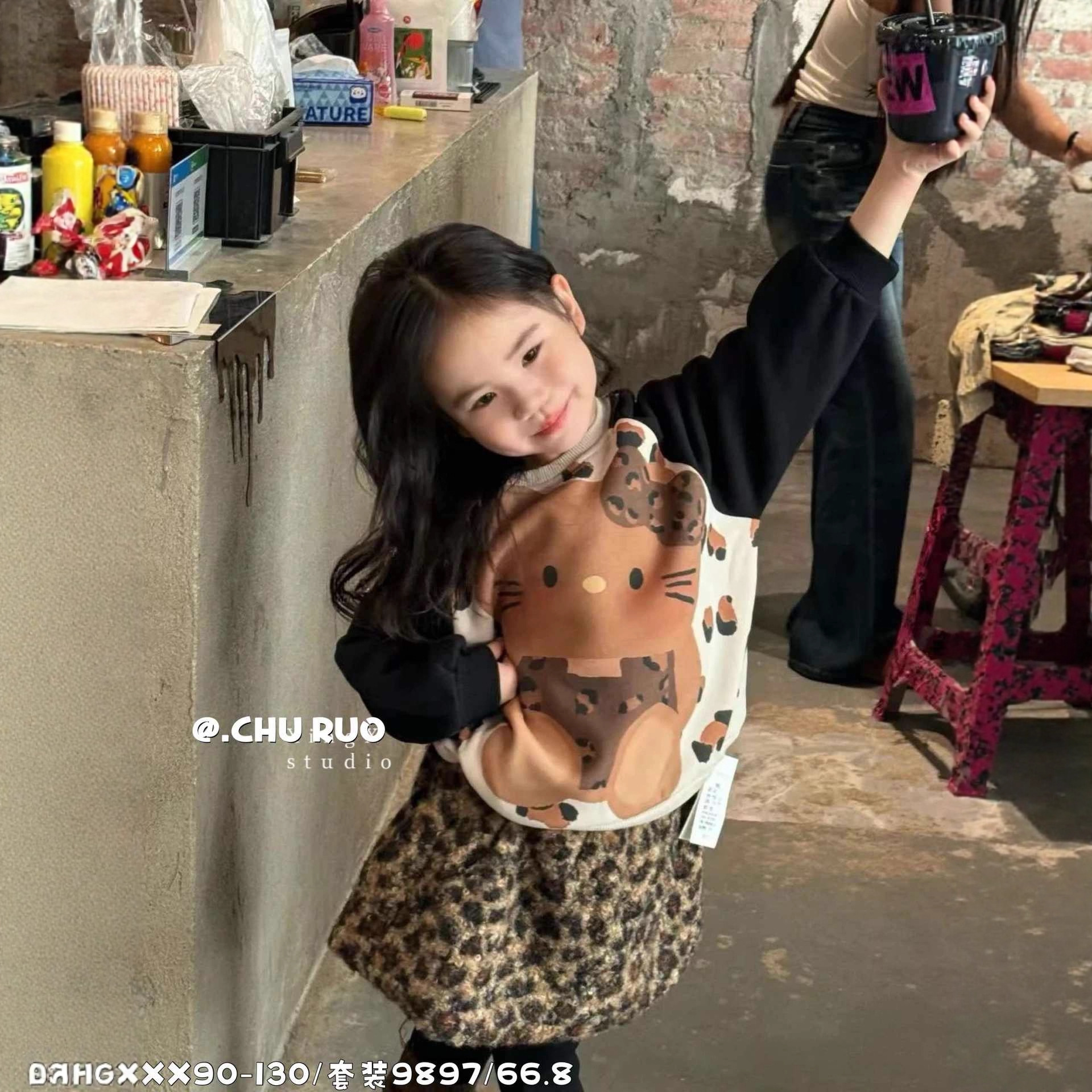 XX女童新款时髦个性卡通豹纹卫衣裤子套装3-7岁儿童洋气套装9897