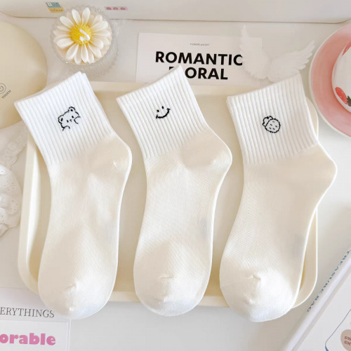 Cute Bear Pearl White Spring and Summer Socks for Women, Mid-Calf Cotton Socks, Sporty Style, Simple and Versatile Women's Cotton Socks