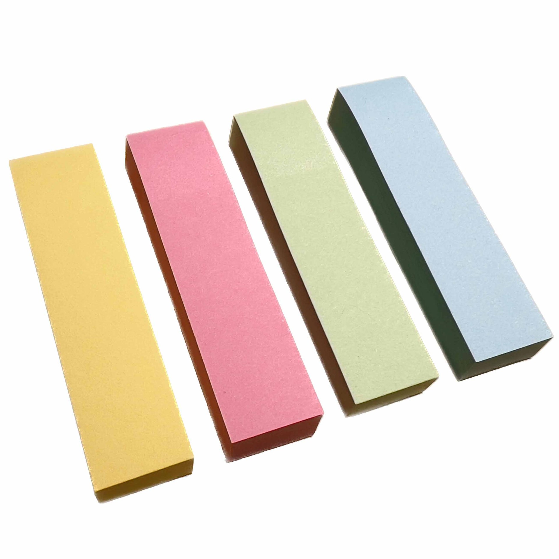 Notas adhesivas coloridas con marcadores y etiquetas creativas T1