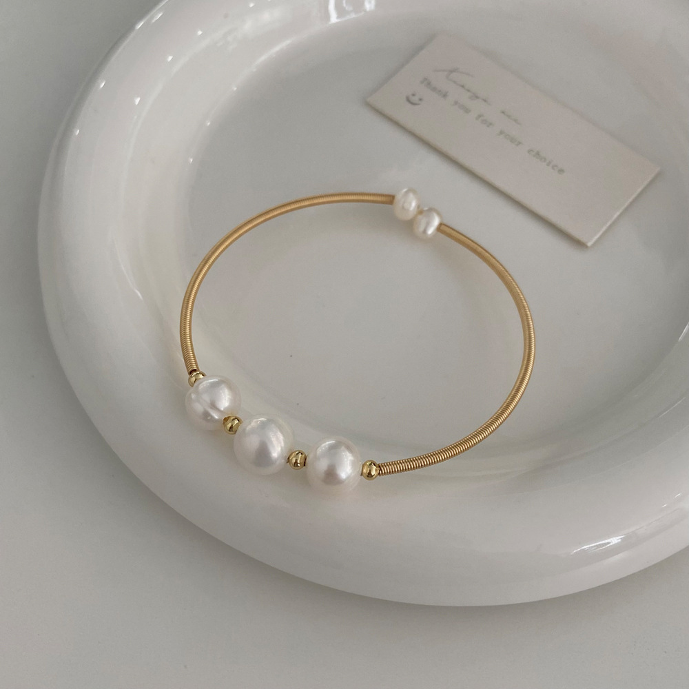1 Piece Quantity Street Occasion Solid Color Freshwater Pearl Copper Basic Bangle