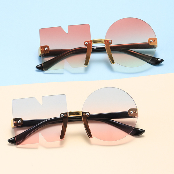 Children's glasses solar-powered
