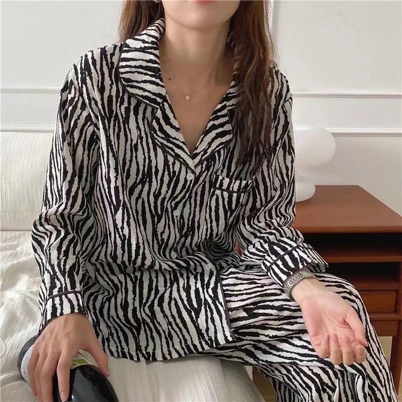 2025 otoño nuevo estilo pantalones de manga larga lindo pijamas de perro pequeño japonés suelto traje de servicio a domicilio casual primavera