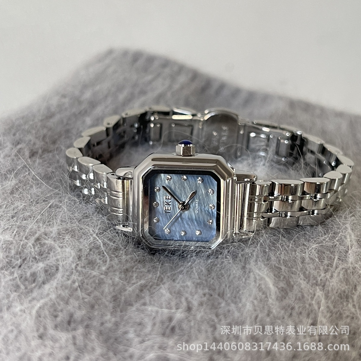 Ieke88165 small square mother-of-pearl blue surface