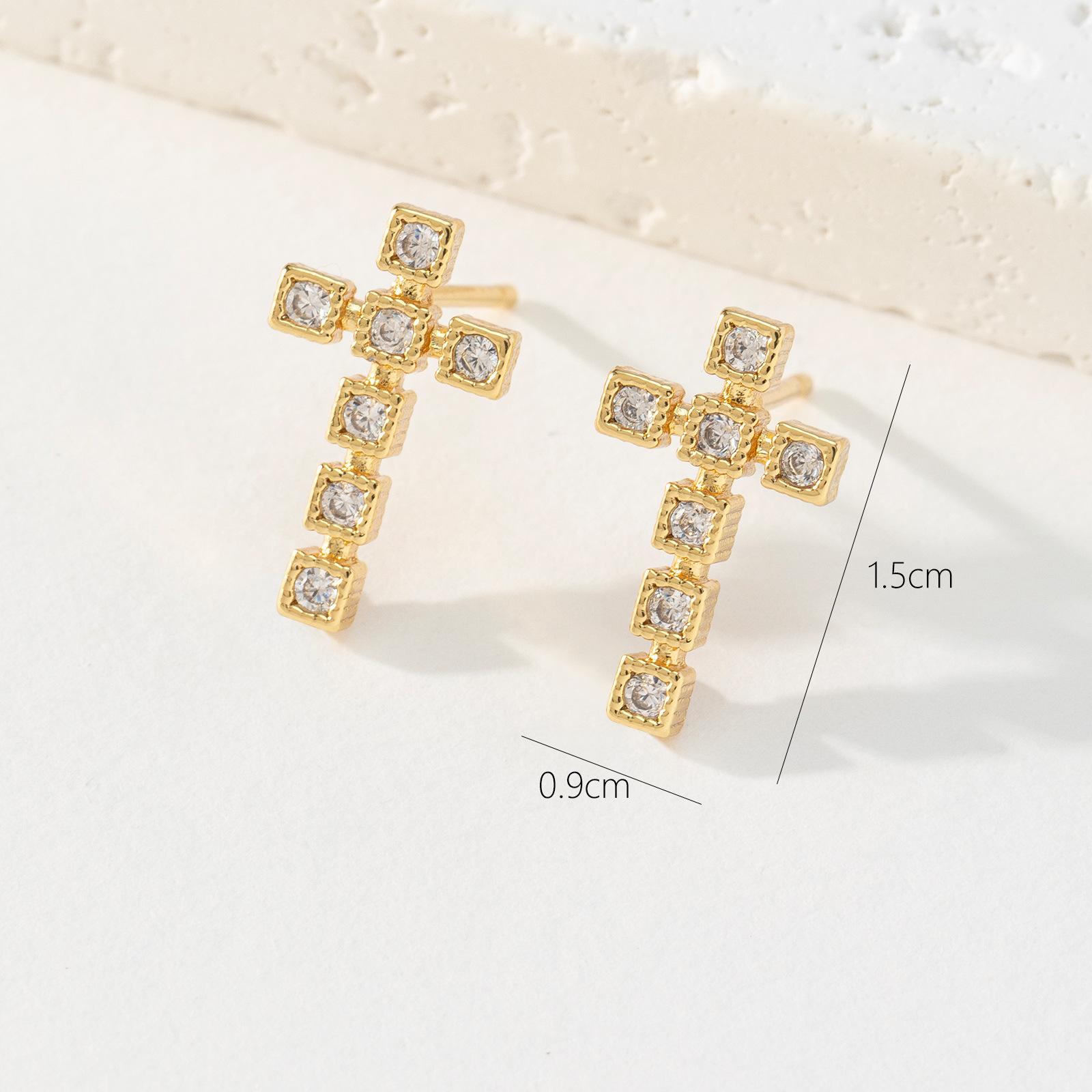 1 Paire Style Simple Traverser Le Cuivre Incruster Zircon Boucles D'oreilles display picture 1