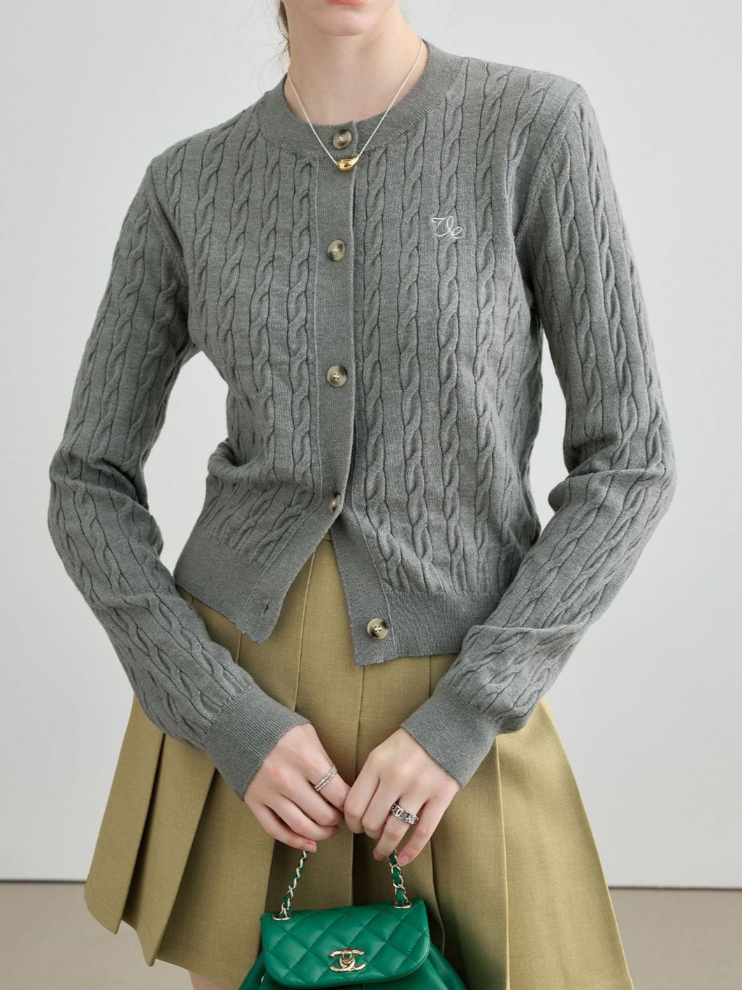 24 invierno Puyuan [en stock] Cardigan de punto de torsión para mujeres otoño invierno de la universidad