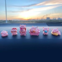 Hollywood star pig center console ornament car rearview mirror car interior decoration item electric vehicle small item car interior accessory