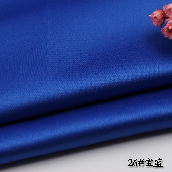 厚手のつや消しサテン生地の高級服のウェディングドレス|undefined