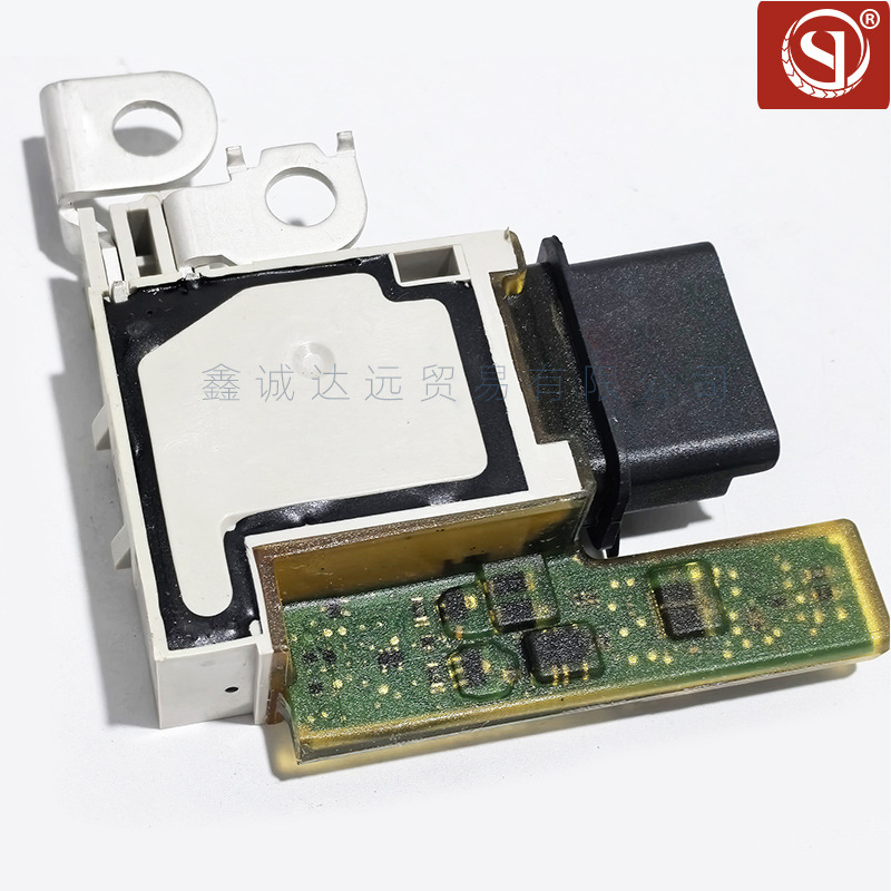 6500Gr Battery Manager Module 28236841 28257533 Is Suitable for Peugeot 3008 Citroen C4