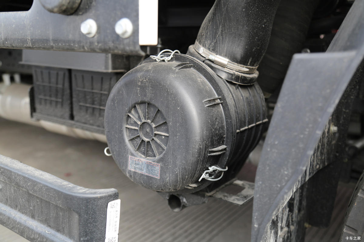 Jianghuai Light Truck Air Filter 1109100B5061Xa Is Suitable for Shuailing, Junling, and Kangling 3/5/6 Series