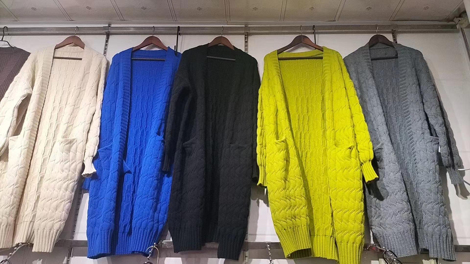 Korean V-neck solid color twisted flower lazy long sweater jacket, fashionable temperament, gentle style, soft and_voghion.com
