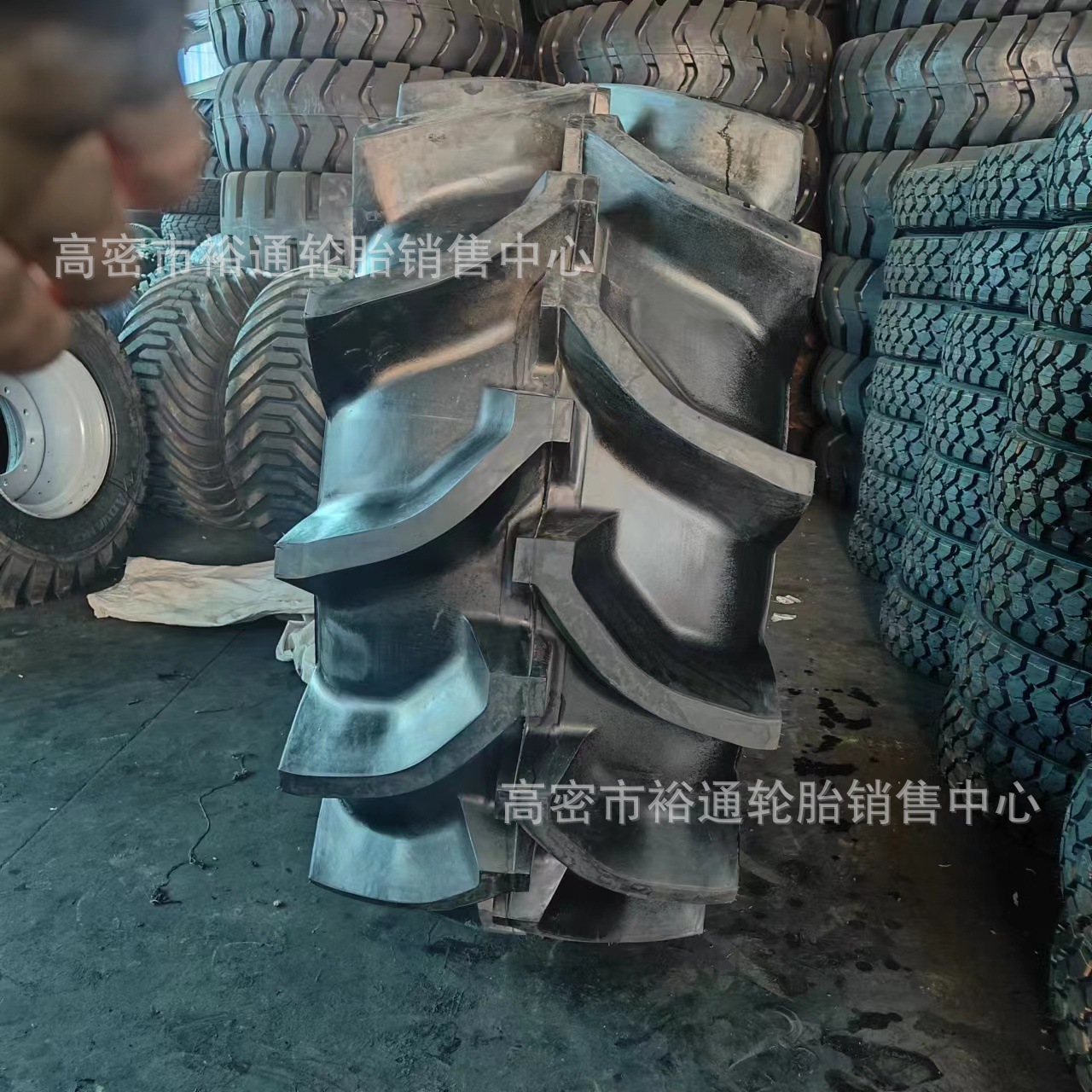 农用水田高花轮胎28L-26 收割机拖拉机胎26.5-25 30.5L-32 19L-24