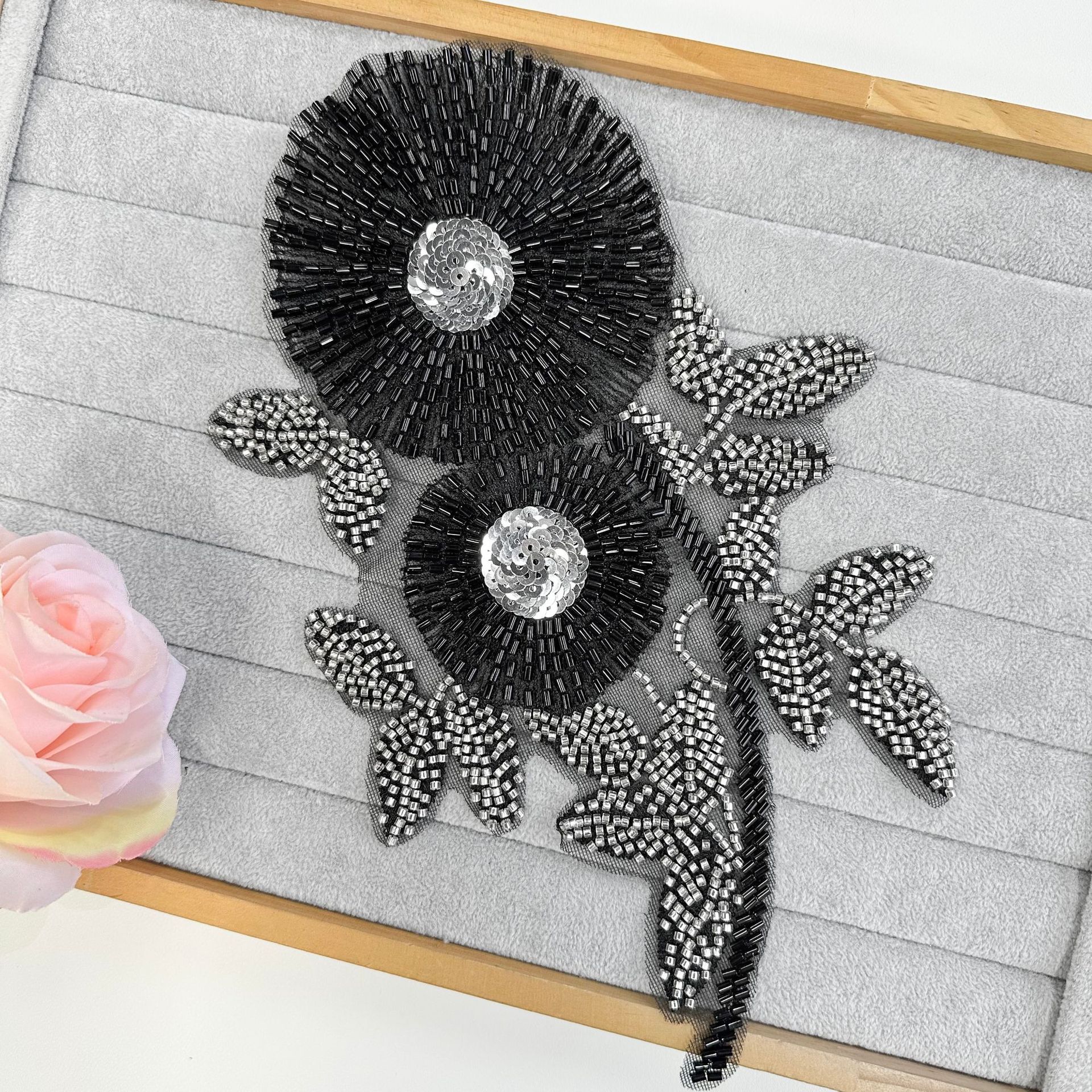 Guangzhou cuentas negras bordadas flores accesorios de ropa DIY parche de decoración vestido de boda bolsas zapatos parches sombreros
