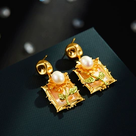 胸针;戒指;耳钉