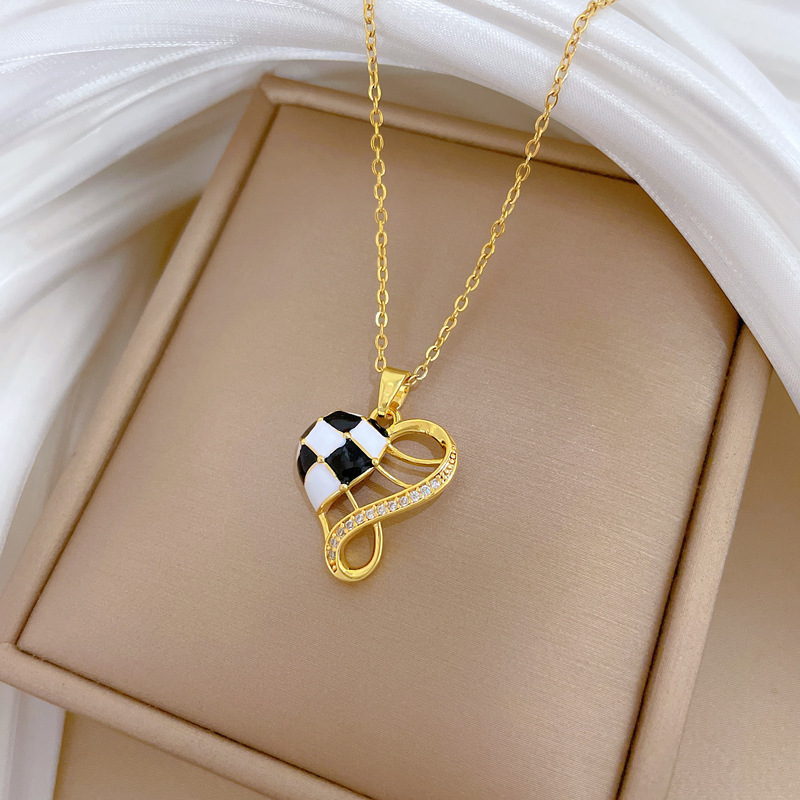 Elegant Houndstooth Diamond Necklace In Titanium Steel For Women_voghion.com