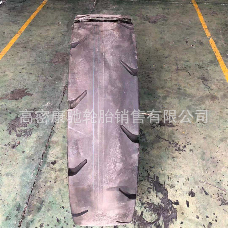 东昊光面20层级L-5S花纹10.00-20轮胎