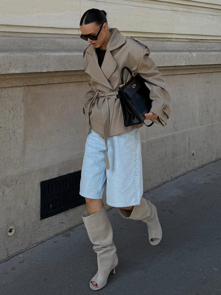Áo khoác trench coat nữ dáng dài cổ ve, thắt eo phối đai, tay dài — Kaki chi tiết 30