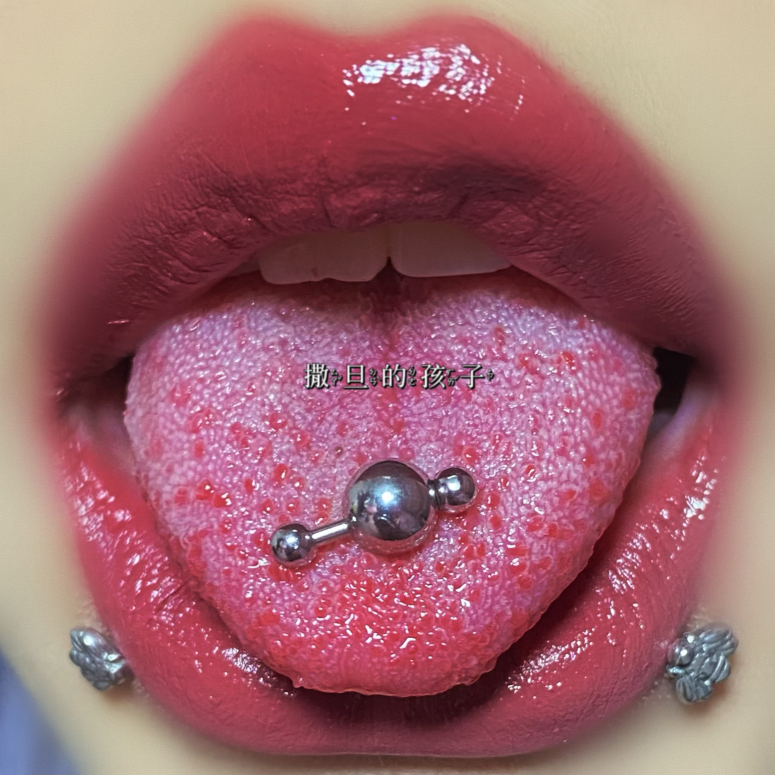 Pointed labret stud close-up product detail