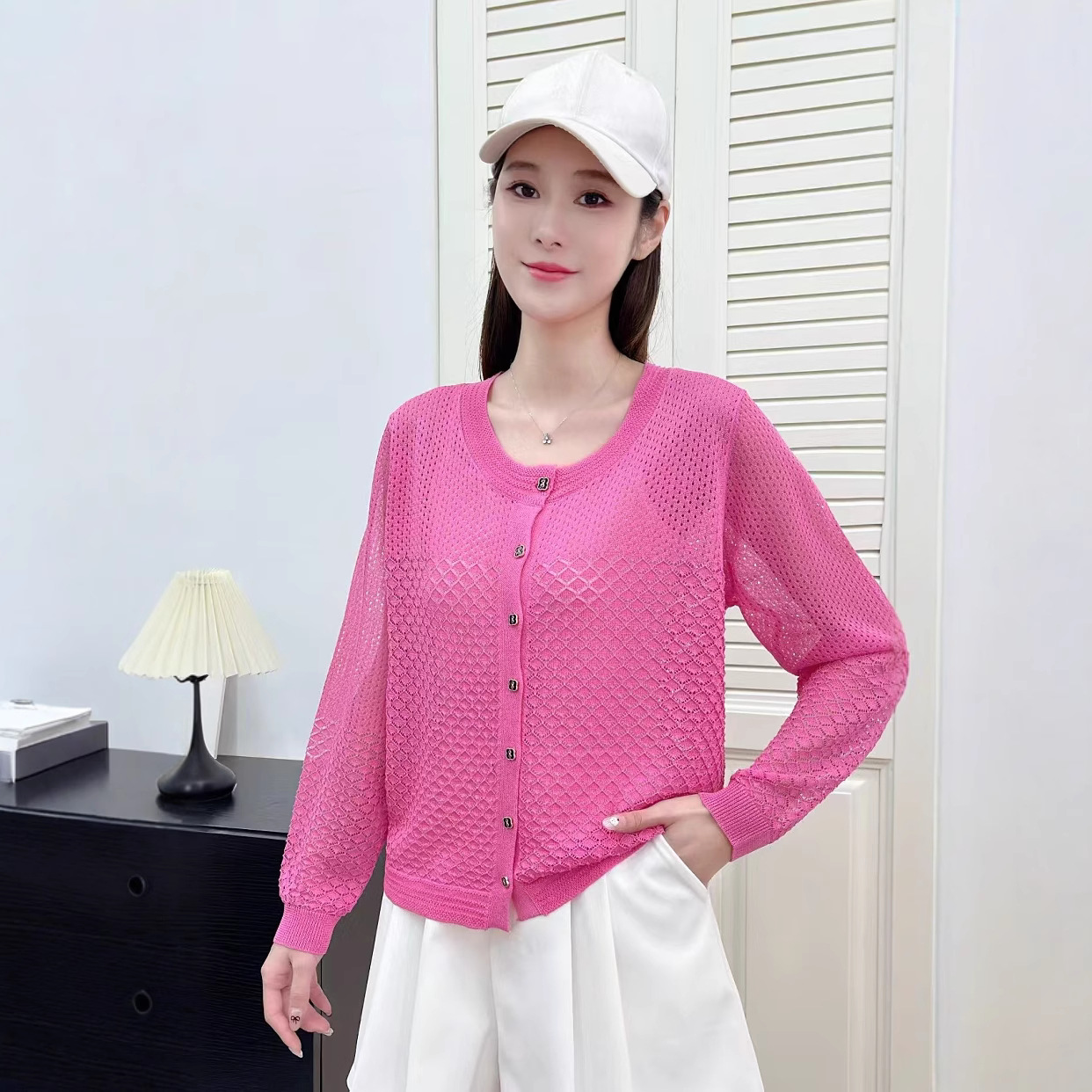 Summer thin long-sleeve with a round collar